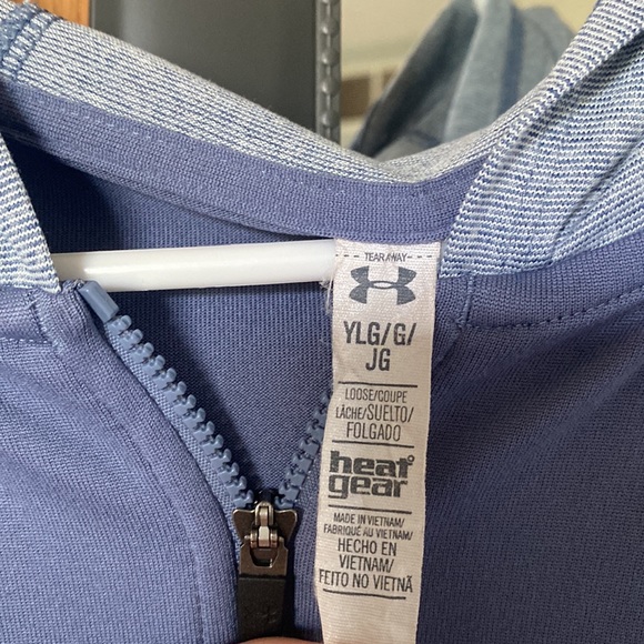 under armour thin/light hooded zip up - Picture 2 of 2